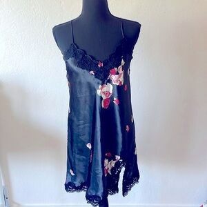 VINTAGE ROSE PRINT SLIP DRESS SIZE MEDIUM